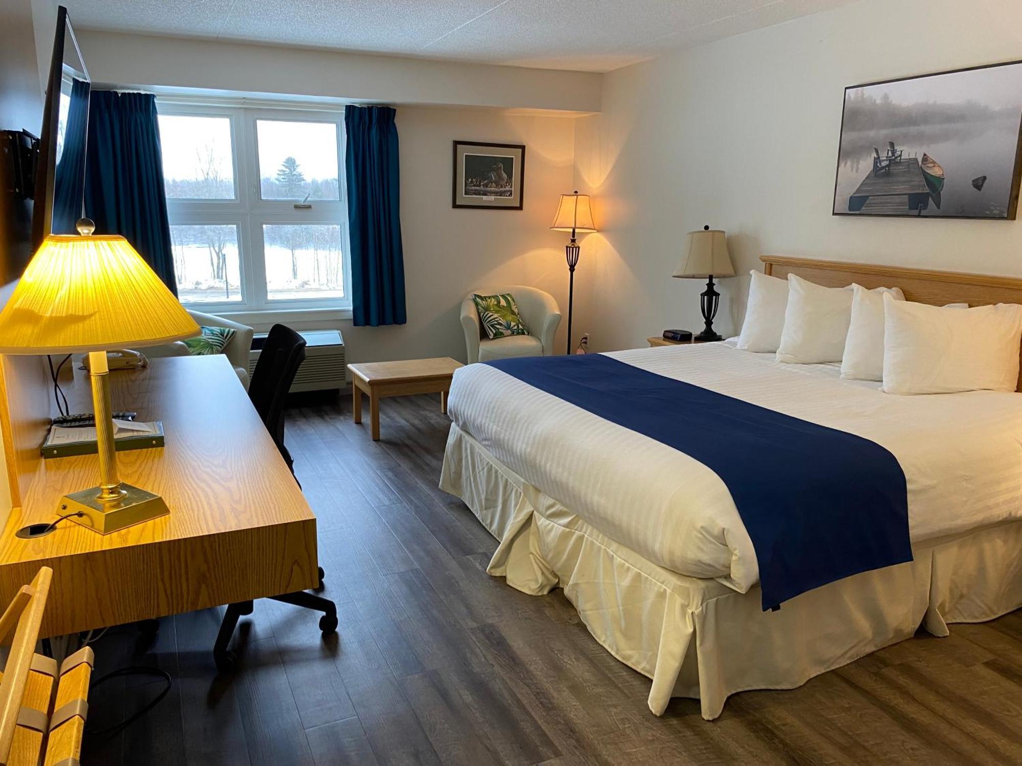 Chateau Logue Hotel Maniwaki Esterno foto