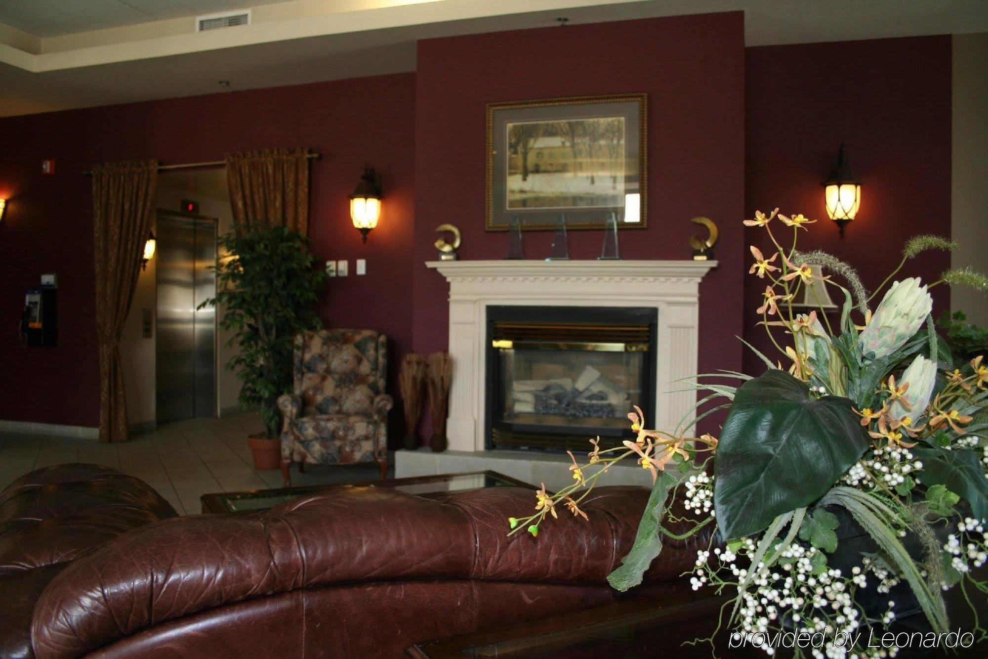 Chateau Logue Hotel Maniwaki Esterno foto